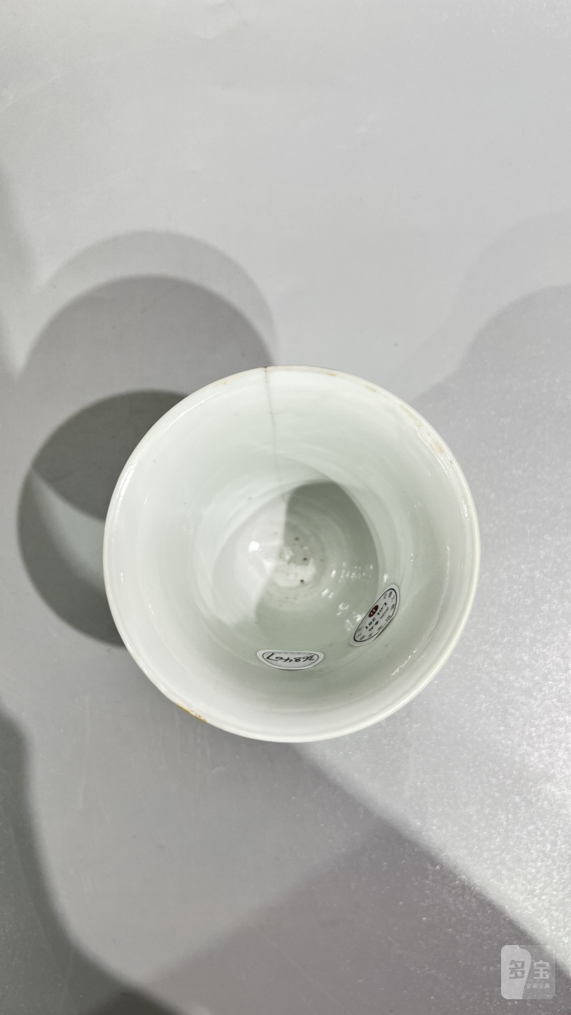 清康熙 五彩西厢记人物仰钟杯 - 图8